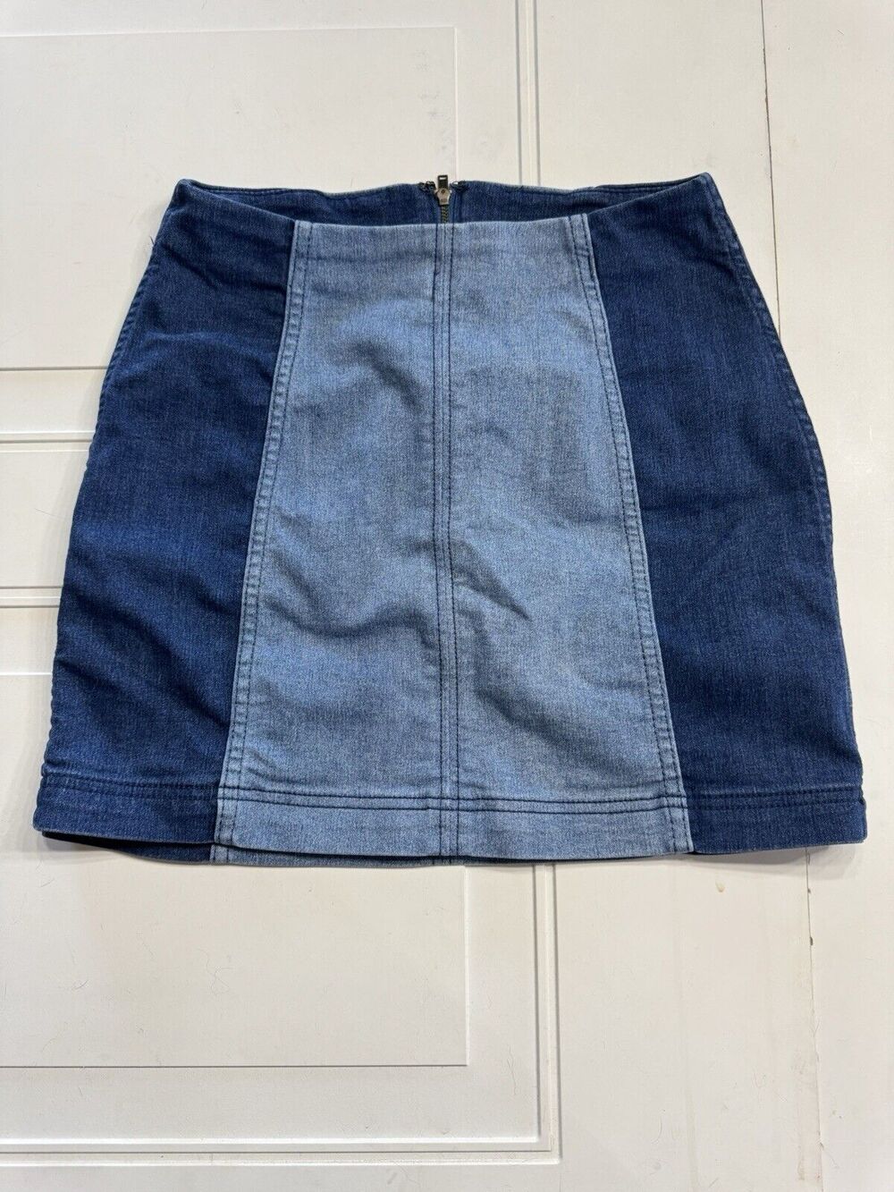 Free People Womens Sz 4 Mini Skirt Blue Two Toned Denim Jean Zip Up